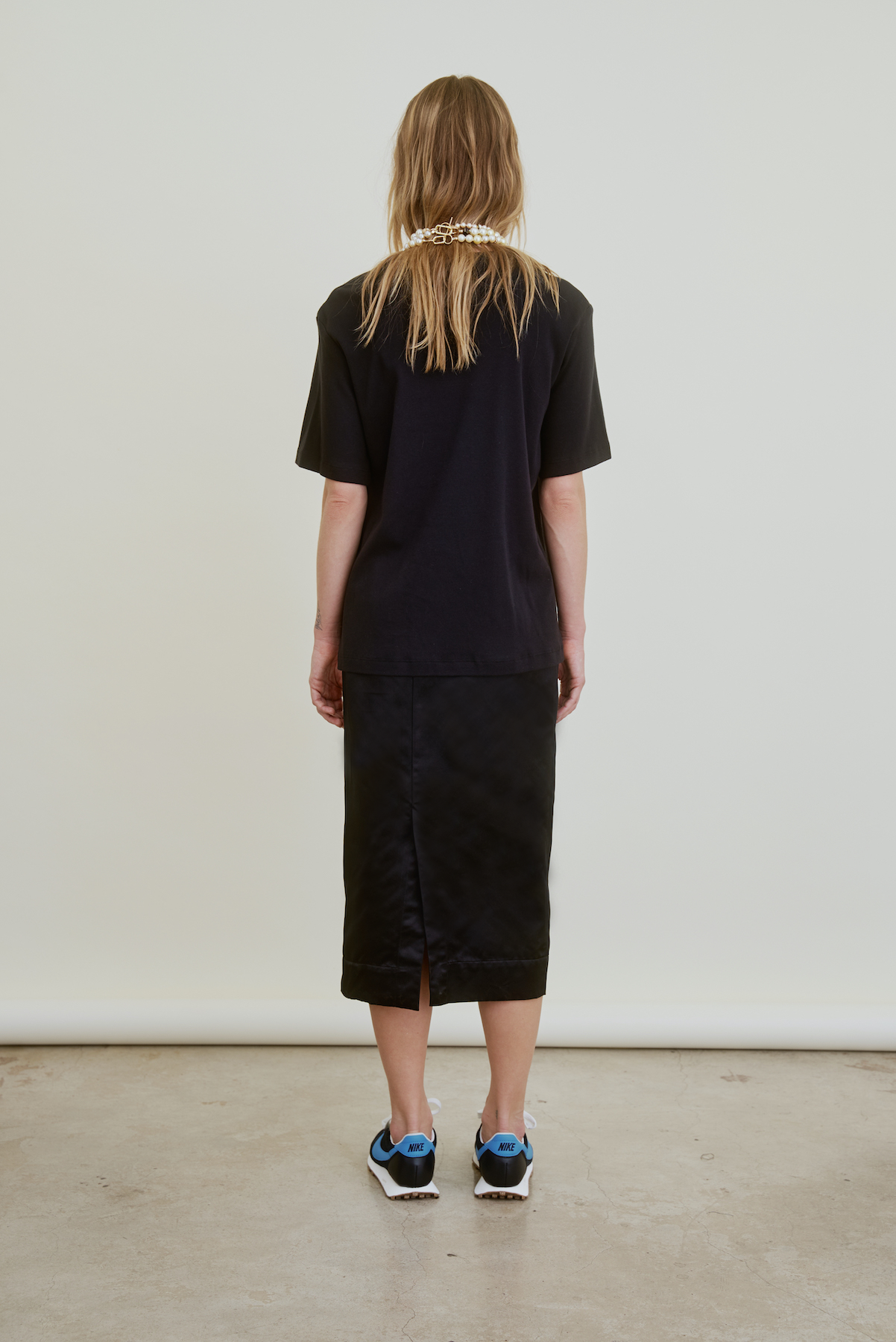 LE PENCIL | black satin