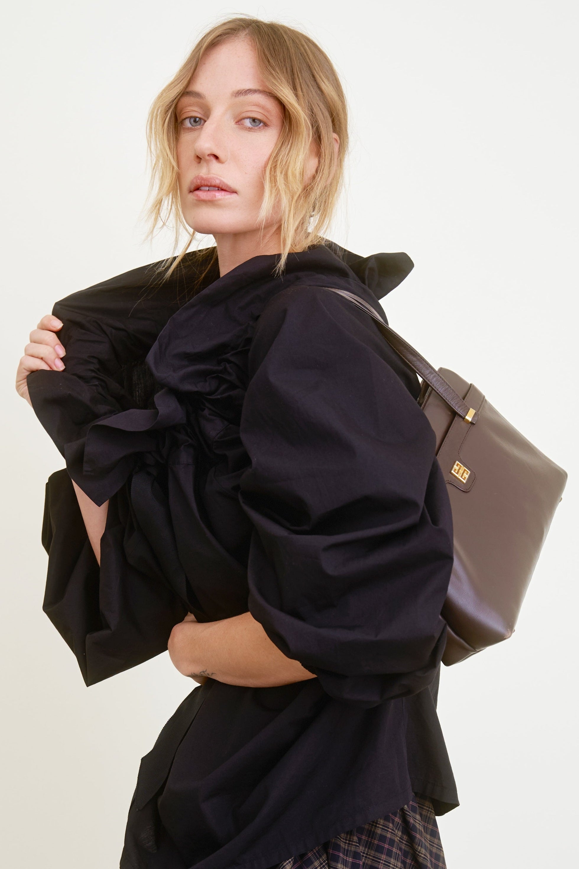 BEAUTIFUL MESS | black