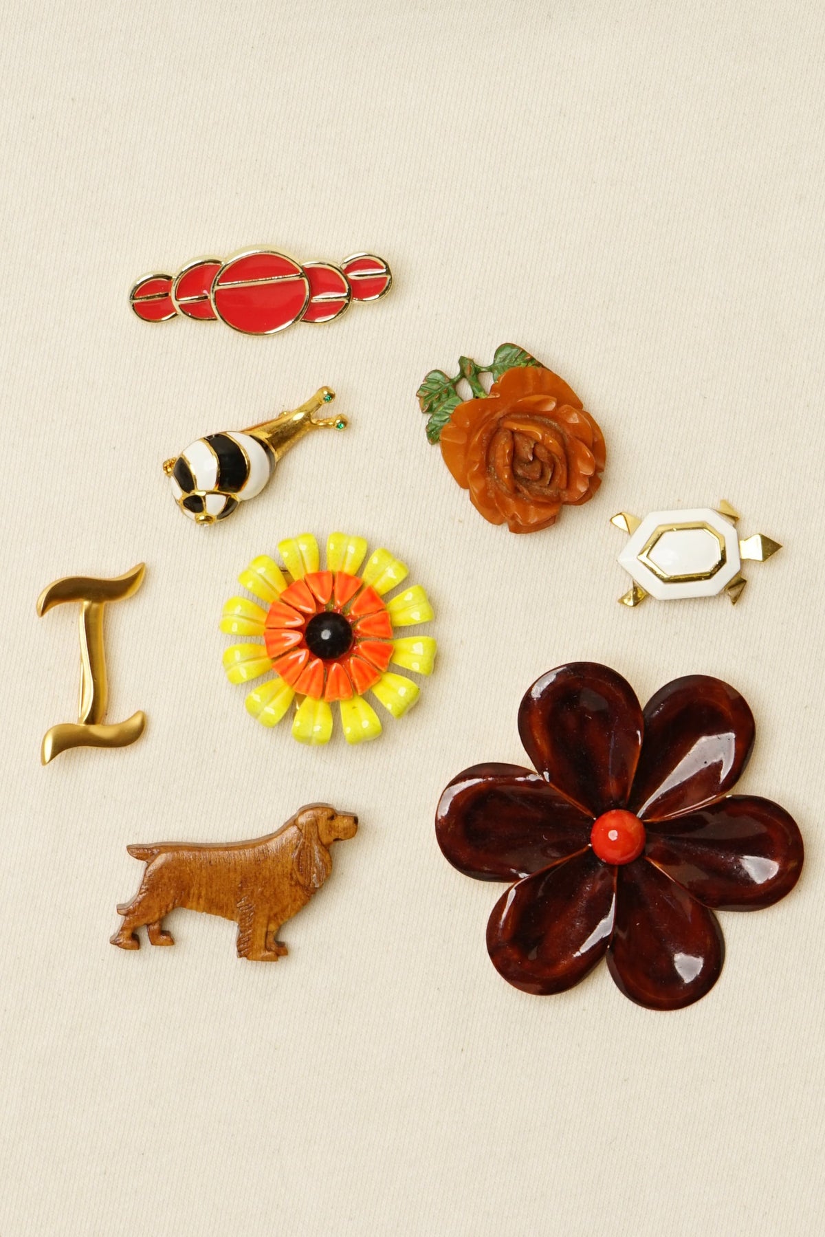 VINTAGE BROOCHES | group C