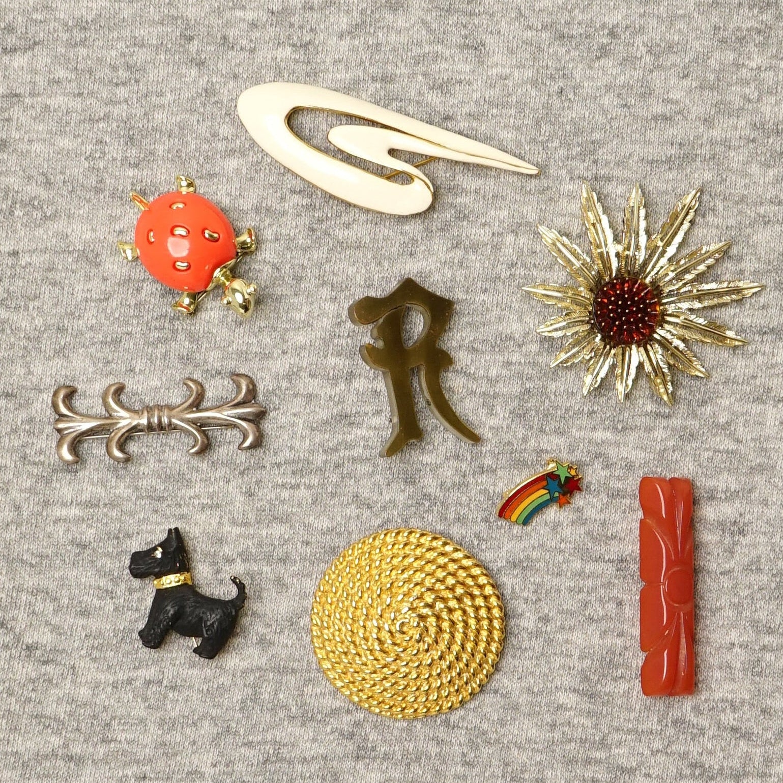VINTAGE BROOCHES | group 7