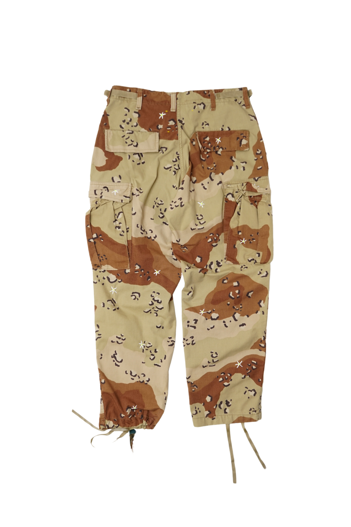 DESERT CAMO CARGO |  daisy embroidery detail