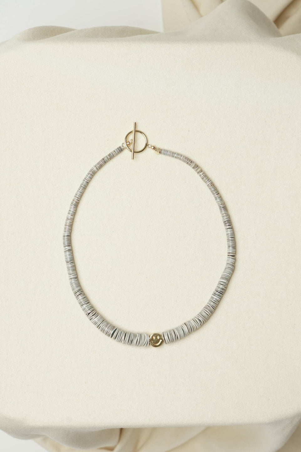 CHOKER | grey heishi shells