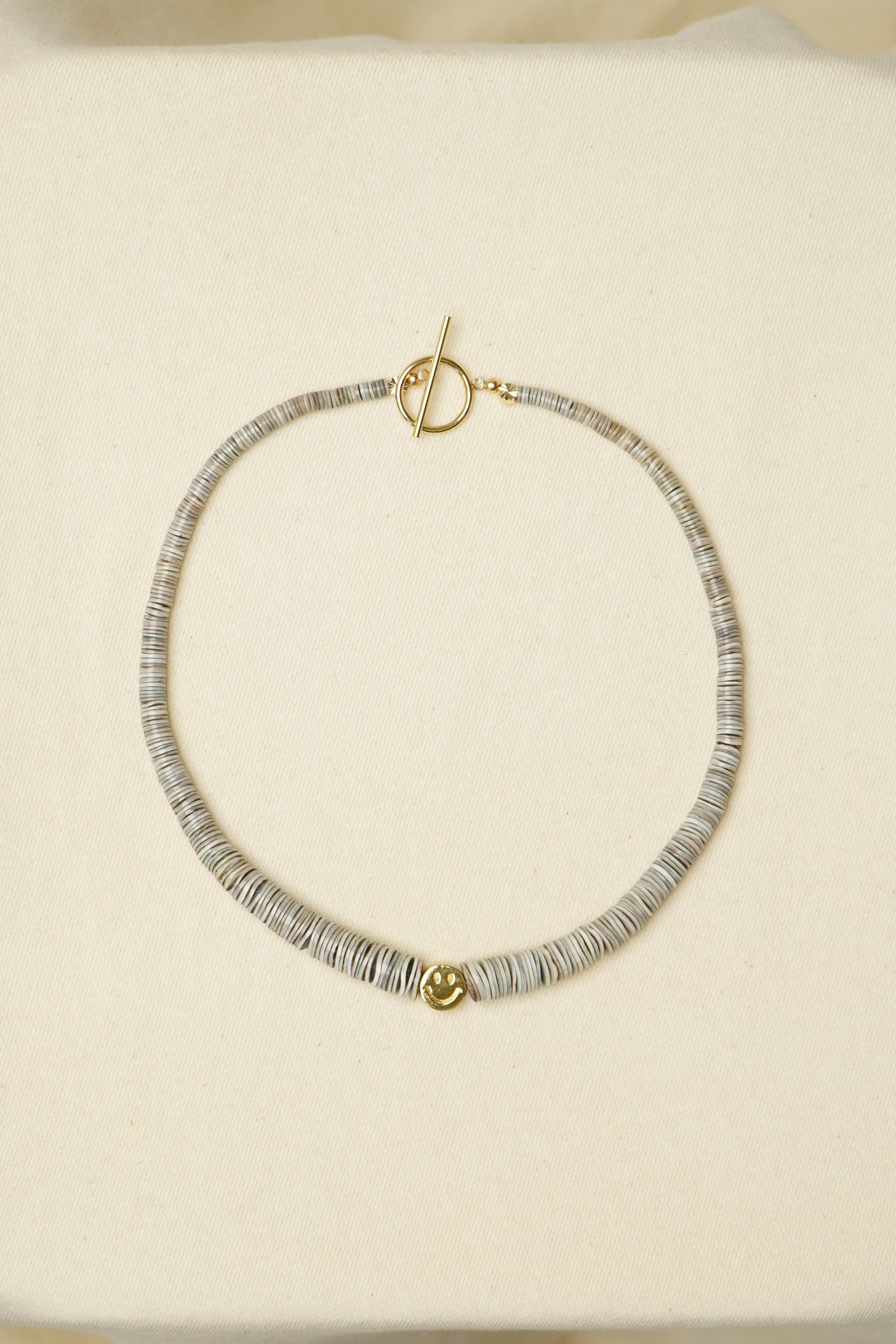 CHOKER | grey heishi shells