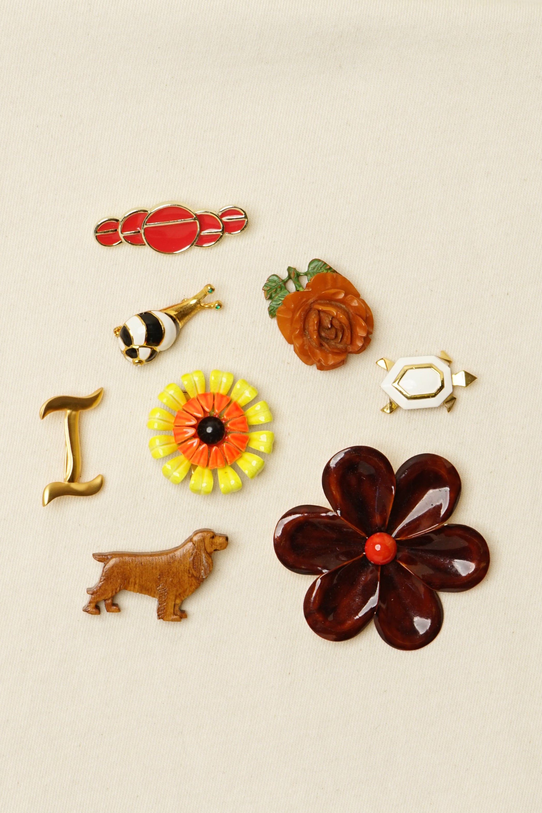 VINTAGE BROOCHES | group C
